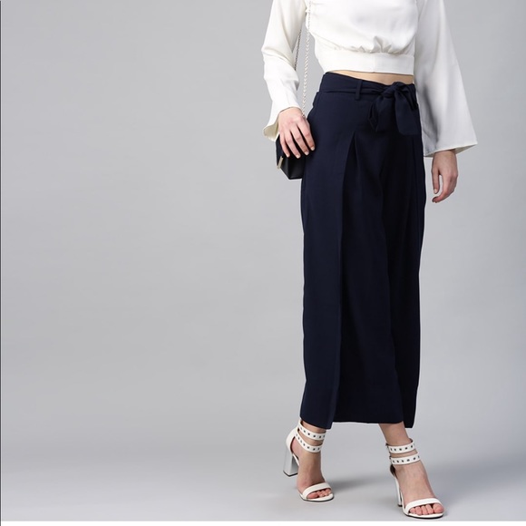 Black Solid Cropped Parallel Trouser for Women, Size-L - Picture 5 of 11